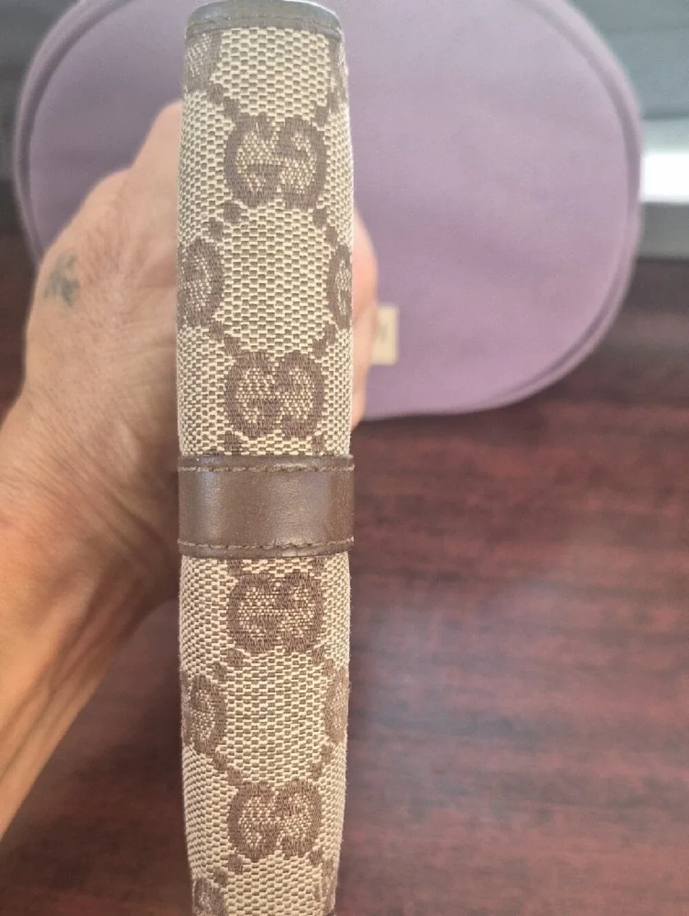 Bundle Gucci Wallet And Make Up Bag For Only $95 - Picture 10 of 16